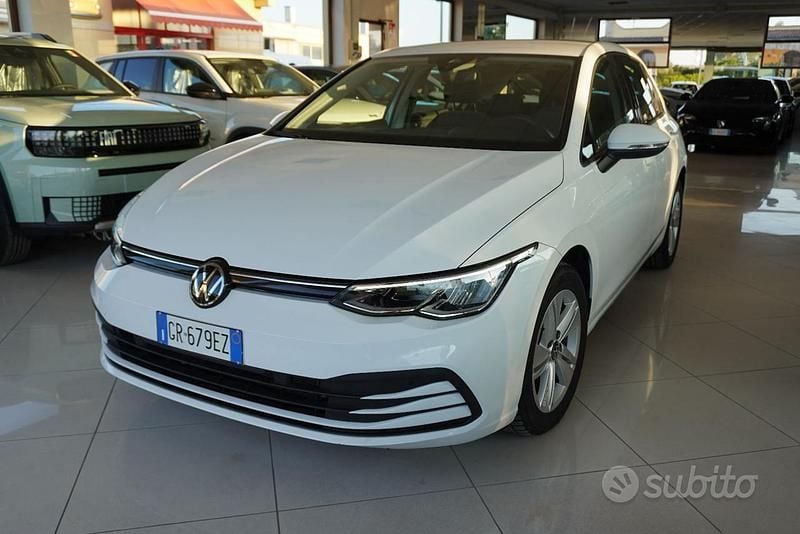 Usata VW Golf VIII Life 110 CV (80 kW) 2023 Bianco Berlina