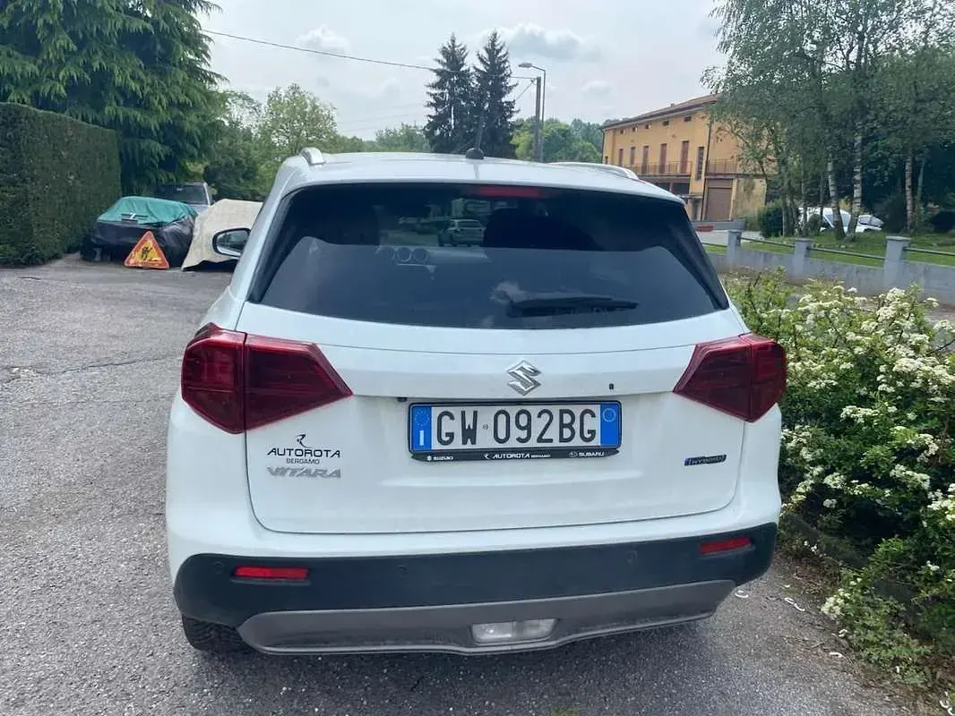 Usata Suzuki Vitara 140 CV (102 kW) 2024 Bianco SUV