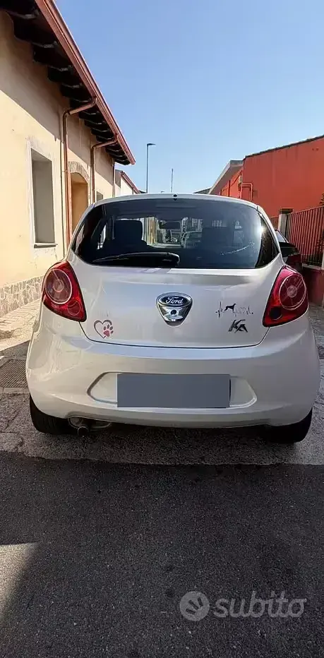Usata Ford Ka Titanium 69 CV (50 kW) 2016 Bianco Berlina