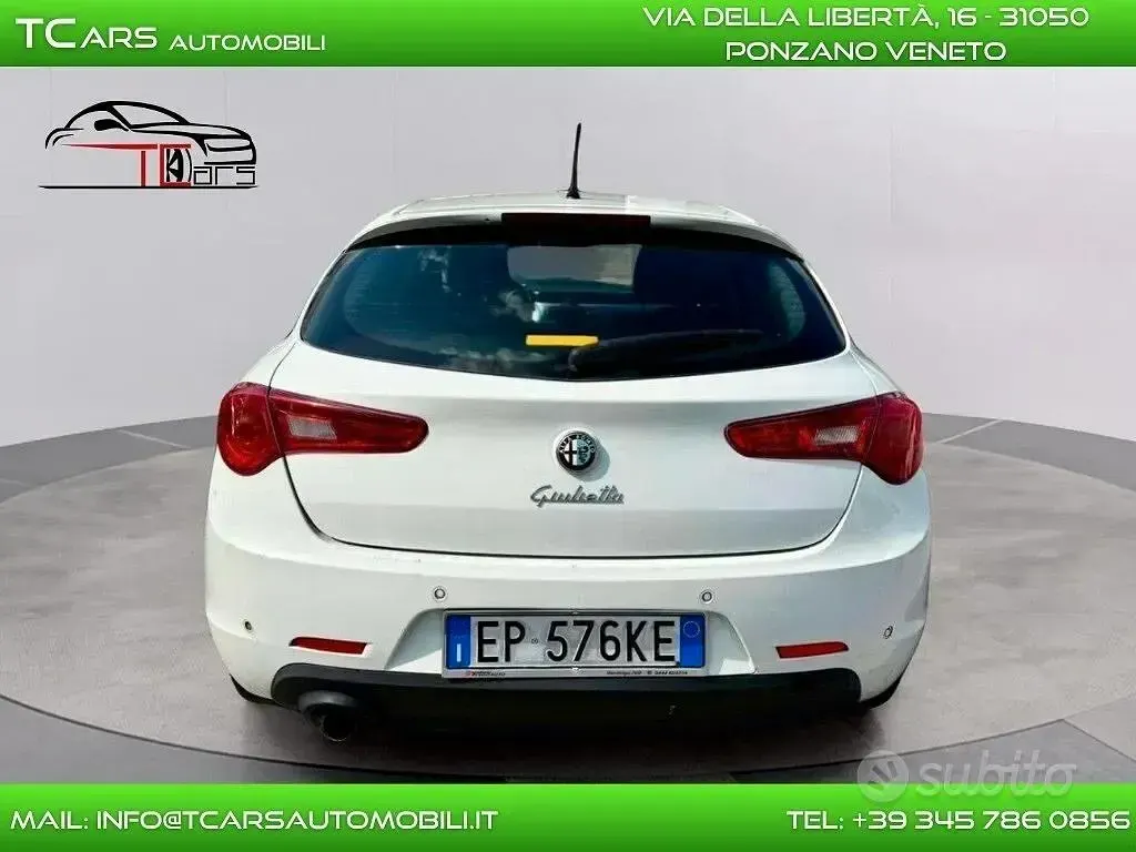 Usata Alfa Romeo Giulietta 105 CV (77 kW) 2012 Bianco Utilitaria