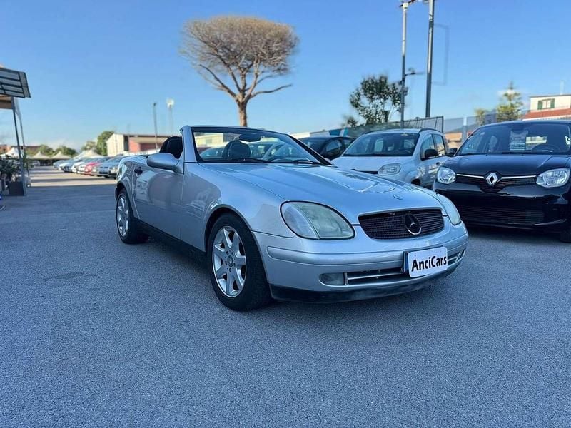 Usata Mercedes SLK200 192 CV (141 kW) 1999 Argento Cabrio