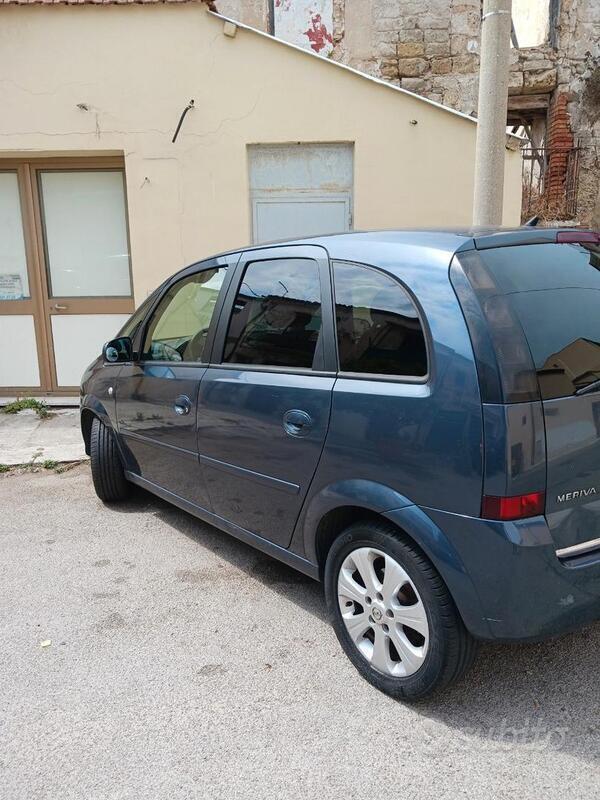 Usato 2005 Opel Meriva 1.7 Diesel 101 CV (2.200 €)