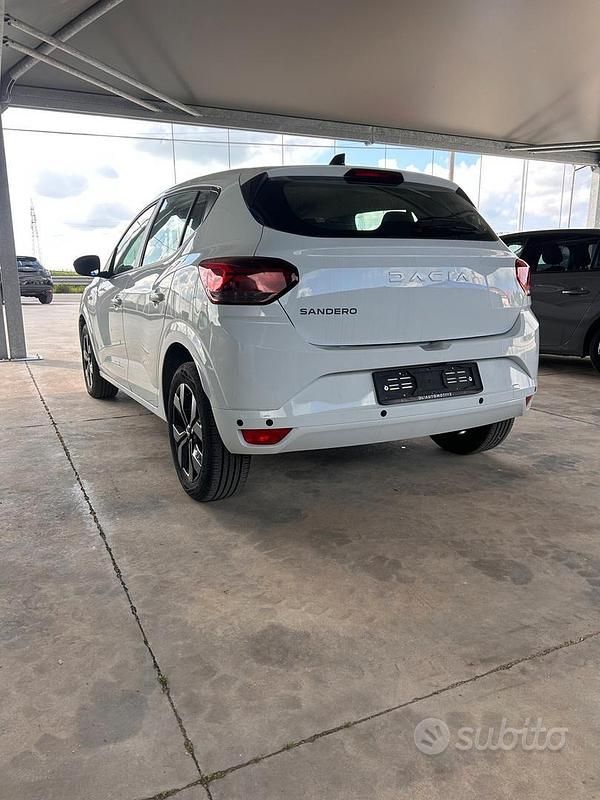 Usata Dacia Sandero Journey 91 CV (66 kW) 2025 Bianco Berlina