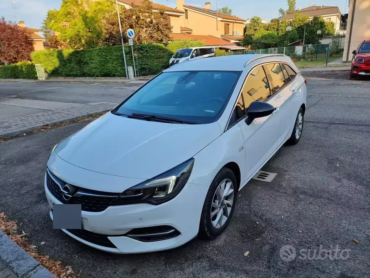 Usata Opel Astra 122 CV (89 kW) 2022 Utilitaria