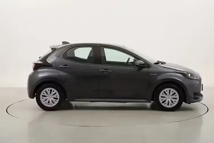 Occasion Toyota Yaris Hybrid Business Edition 115 PK (84 kW) 2021 Grijs Sedan
