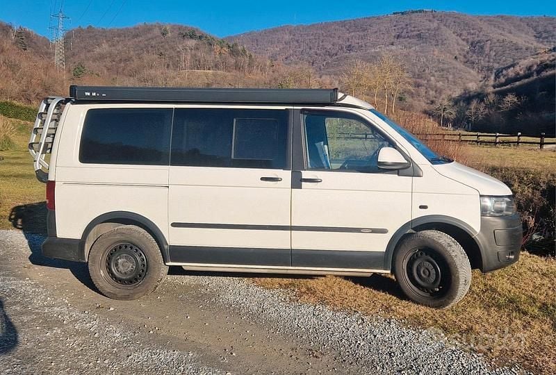 Usata VW Caravelle 180 CV (132 kW) 2013 Furgone