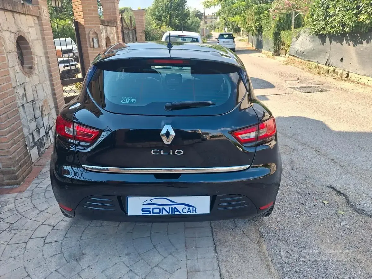 Usata Renault Clio IV Intens 90 CV (66 kW) 2017 Nero Berlina