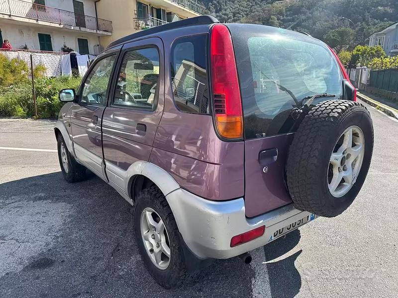 Usata Daihatsu Terios 82 CV (60 kW) 1999 Viola SUV