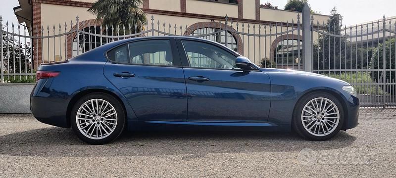 Usata Alfa Romeo Giulia Super 150 CV (110 kW) 2017 Blu Berlina