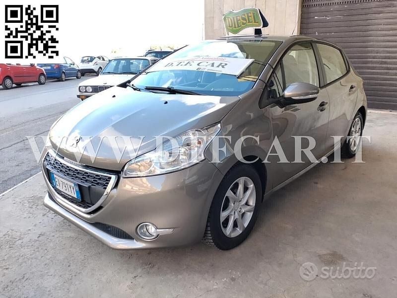 Usata Peugeot 208 Active 68 CV (50 kW) 2014 Grigio Utilitaria