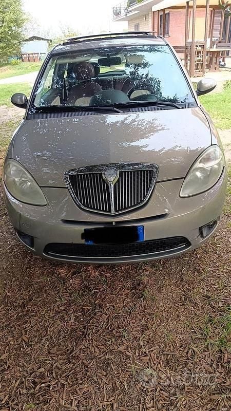 Usata Lancia Ypsilon 77 CV (56 kW) 2007 Grigio Utilitaria
