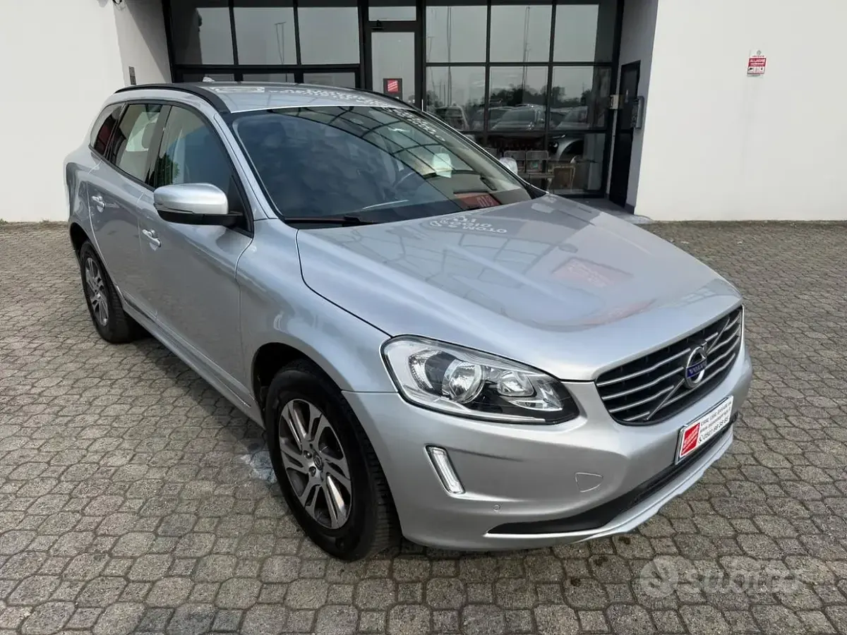 Usata Volvo XC60 136 CV (100 kW) 2015 Grigio SUV