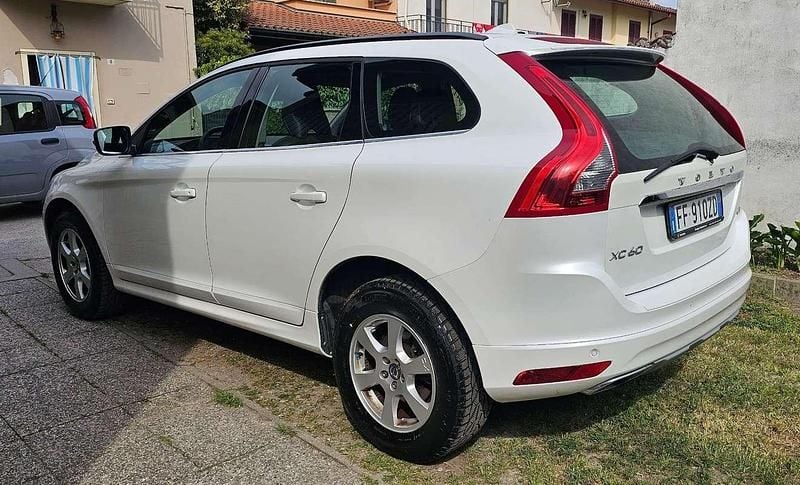 Usado Volvo XC60 Momentum 190 HP (139 kW) 2016 Branco SUV
