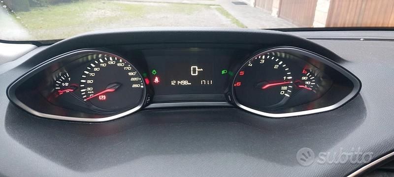 Usata Peugeot 308 120 CV (88 kW) 2015 Grigio Berlina