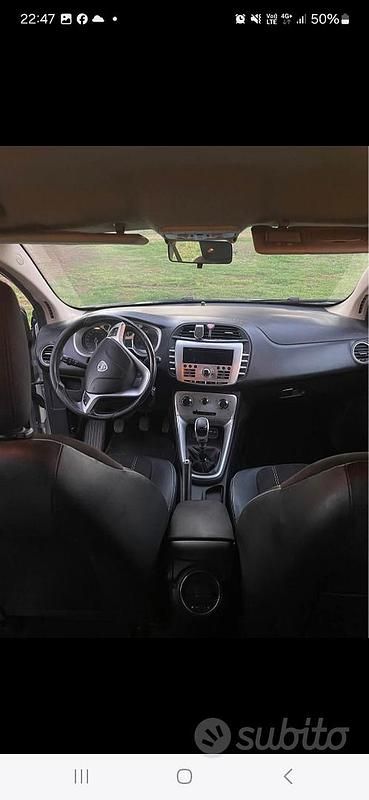 Usata Lancia Delta 120 CV (88 kW) 2010 Utilitaria