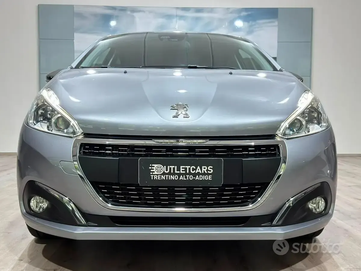 Usata Peugeot 208 102 CV (75 kW) 2019 Grigio Utilitaria
