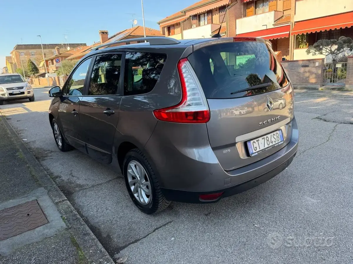 Usata Renault Scenic E-Tech 132 CV (97 kW) 2015 Grigio Monovolume