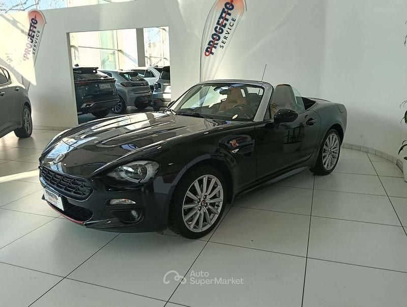 Usata Fiat 124 Spider Lusso 140 CV (102 kW) 2018 Nero Cabrio