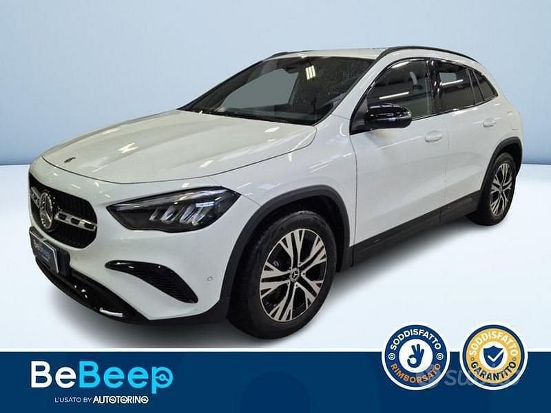 Bianco pastello Usata 2024 Mercedes GLA180 Advanced SUV | 37.900 € (Buon prezzo) - Immagine 1/3