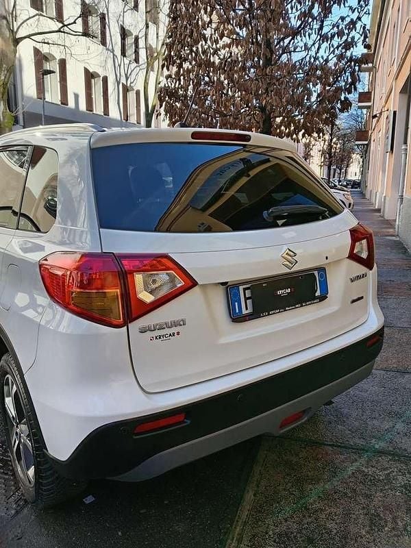Usata Suzuki Vitara 120 CV (88 kW) 2016 Bianco santorini SUV