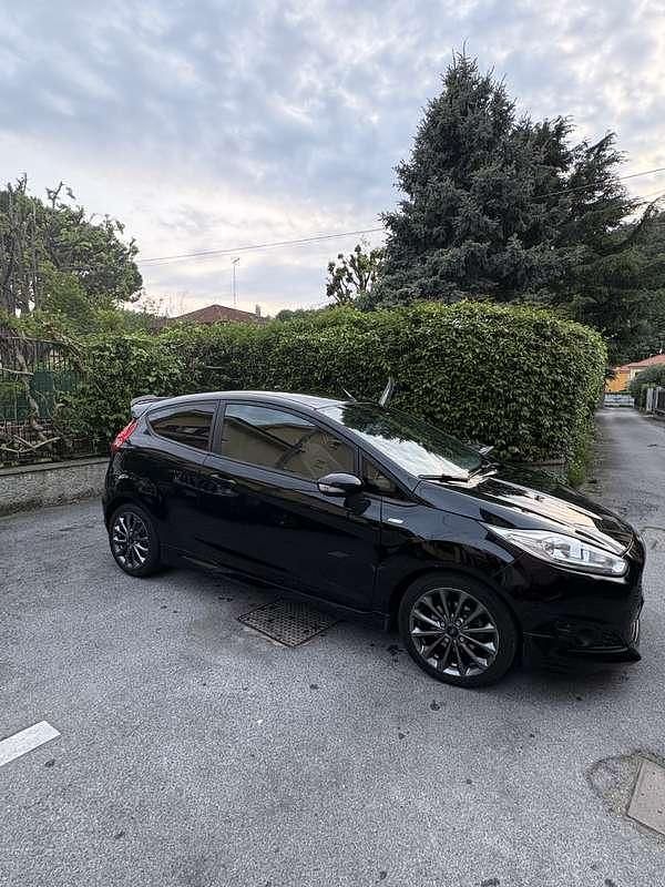 Usata Ford Fiesta ST-Line 75 CV (55 kW) 2016 Utilitaria