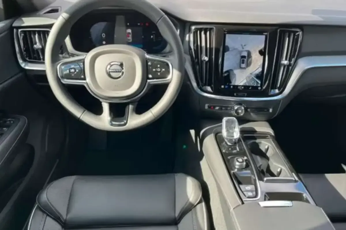 Usata Volvo V60 Plus 349 CV (256 kW) 2024 Bianco Station wagon