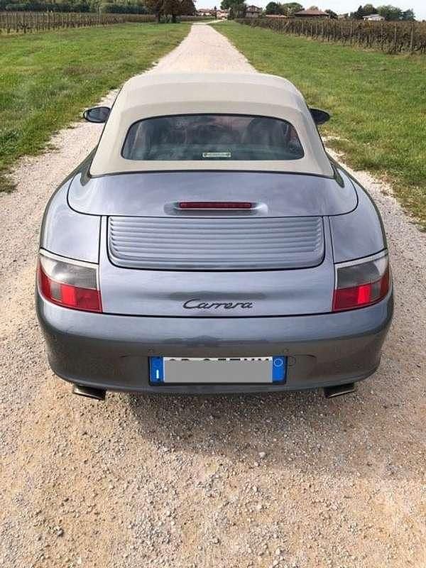 Usata Porsche 911 Carrera Cabriolet 313 CV (230 kW) 2002 Grigio Cabrio