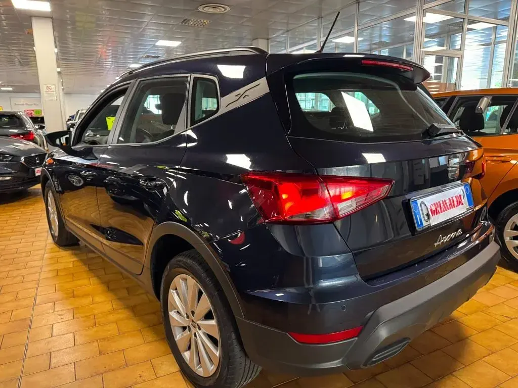 Usata Seat Arona Style 95 CV (69 kW) 2022 Blu asfalto / pastello SUV