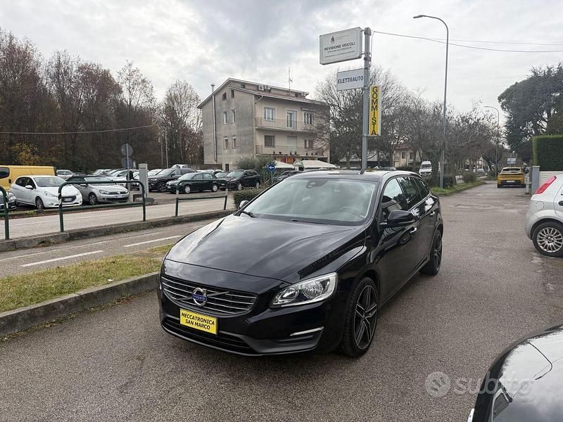 Usata Volvo V60 114 CV (83 kW) 2014 Nero Station wagon