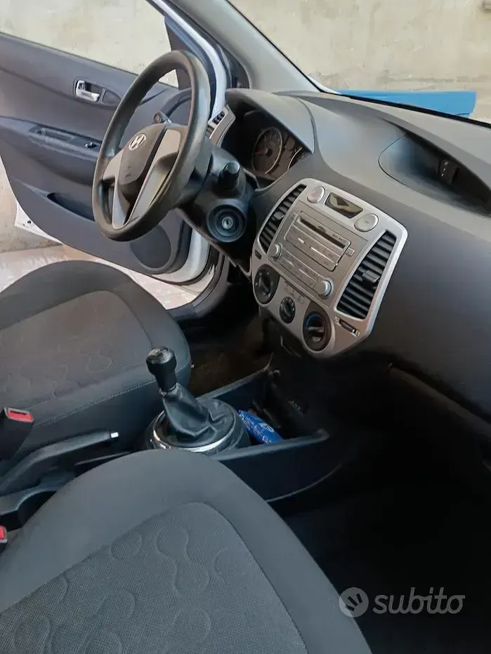 Usata Hyundai i20 78 CV (57 kW) 2011 Bianco Utilitaria