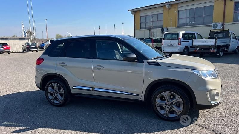 Usata Suzuki Vitara Cool 120 CV (88 kW) 2016 Beige SUV