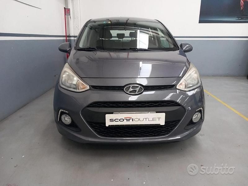 Usata Hyundai i10 67 CV (49 kW) 2016 Grigio Utilitaria