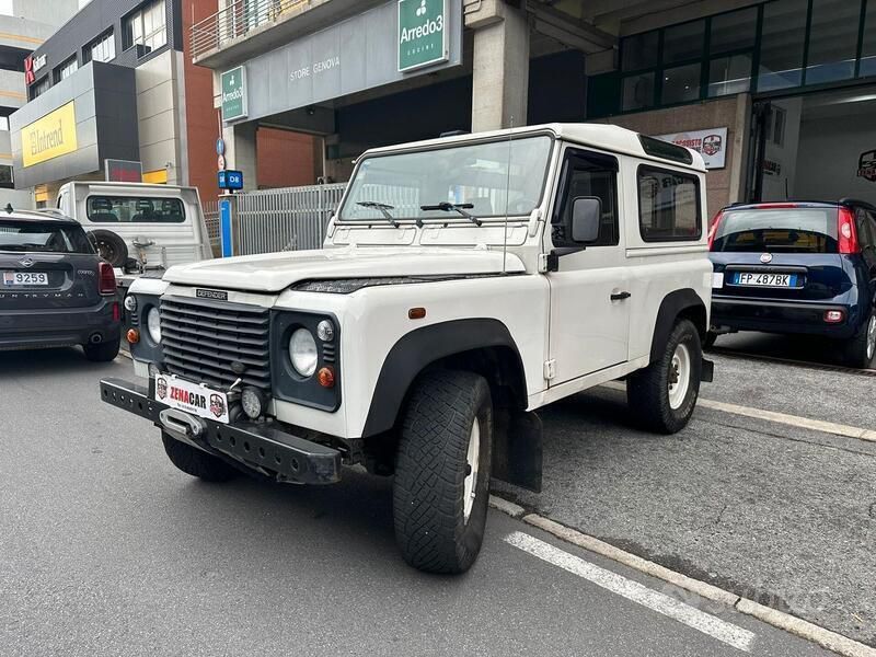 Bianco Usata 2002 Land Rover Defender SUV | 30.900 € (Cara) - Immagine 1/4