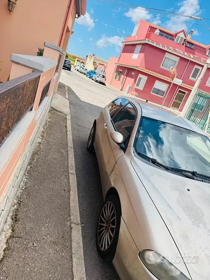 Usata Alfa Romeo 147 105 CV (77 kW) 2005 Utilitaria