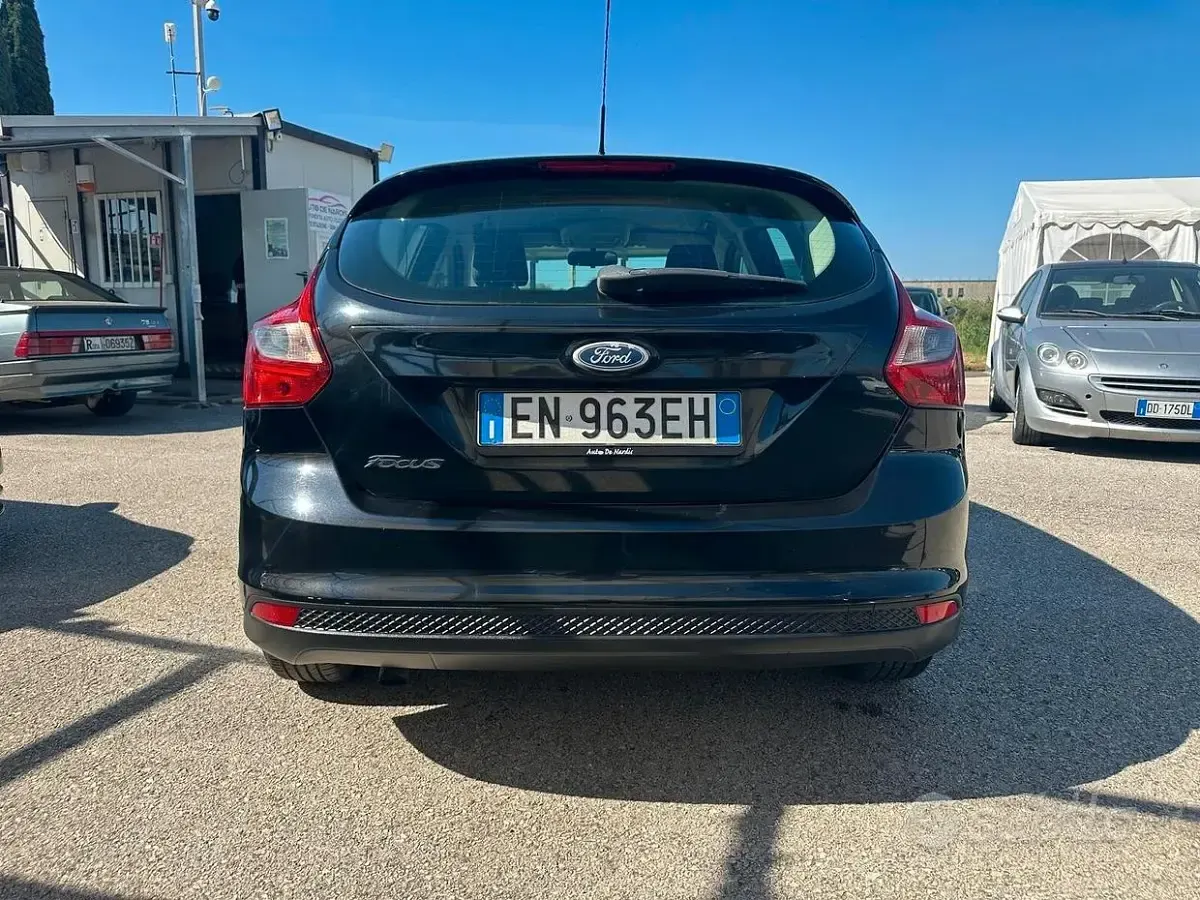 Usata Ford Focus 115 CV (84 kW) 2012 Nero Berlina