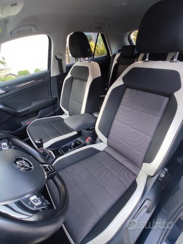 Usata VW T-Roc 116 CV (85 kW) 2020 Nero SUV