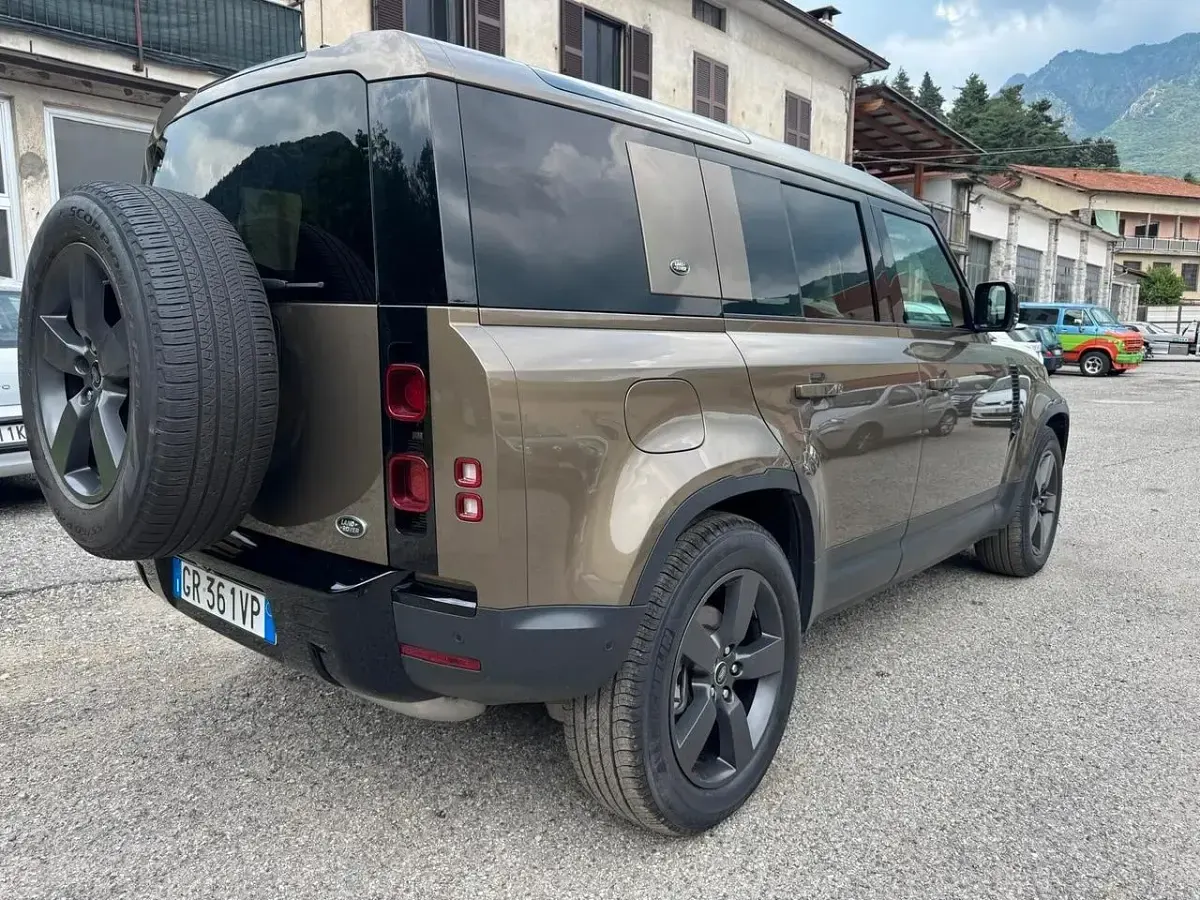 Usata Land Rover Defender HSE 248 CV (182 kW) 2021 Marrone SUV
