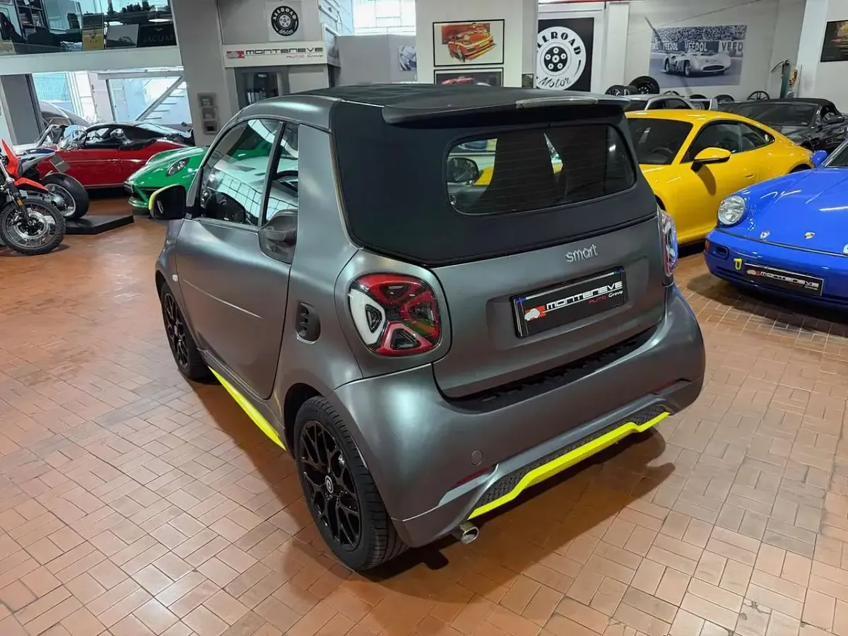 Usata Smart ForTwo Cabrio 90 CV (66 kW) 2017 Grey mat Cabrio