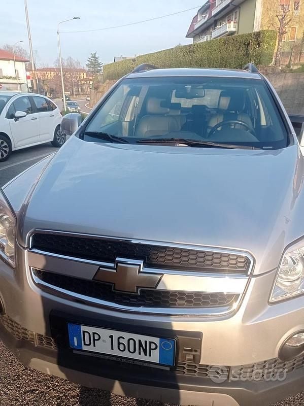 Usata Chevrolet Captiva 150 CV (110 kW) 2007 Grigio SUV