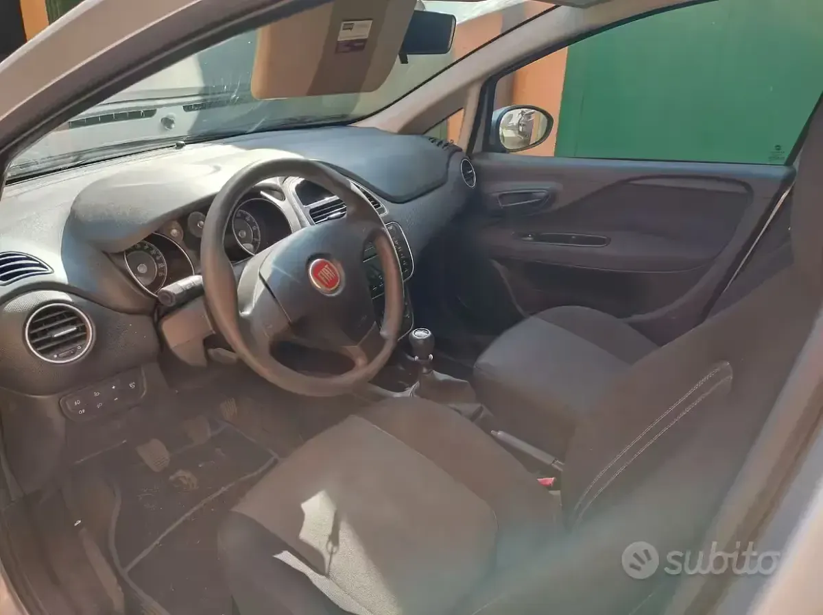 Usata Fiat Grande Punto 69 CV (50 kW) 2015 Utilitaria