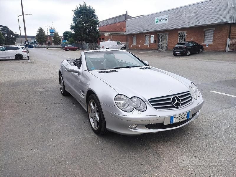 Usata Mercedes SL500 2021 Grigio Cabrio