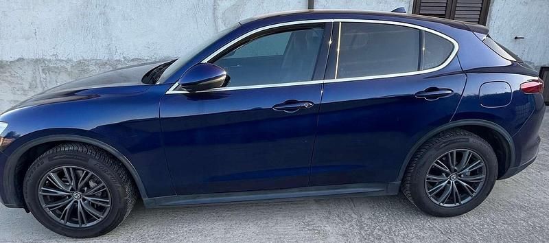 Usata Alfa Romeo Stelvio Executive 209 CV (153 kW) 2018 Blu/azzurro SUV