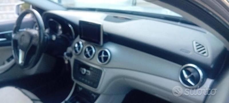 Usata Mercedes GLA200 2015 Grigio SUV