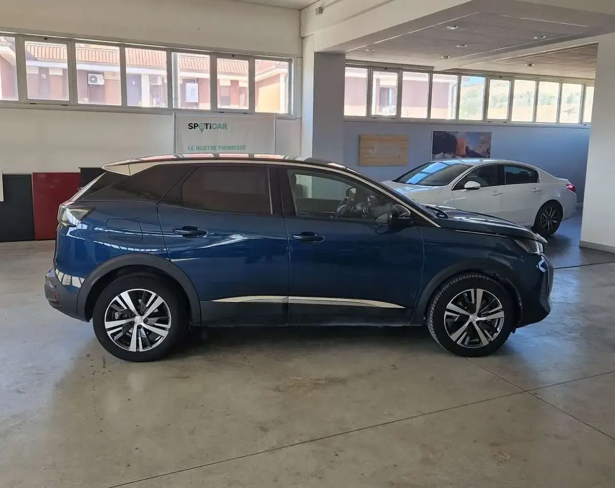 Usata Peugeot 3008 Allure 136 CV (100 kW) 2024 Blu/azzurro SUV