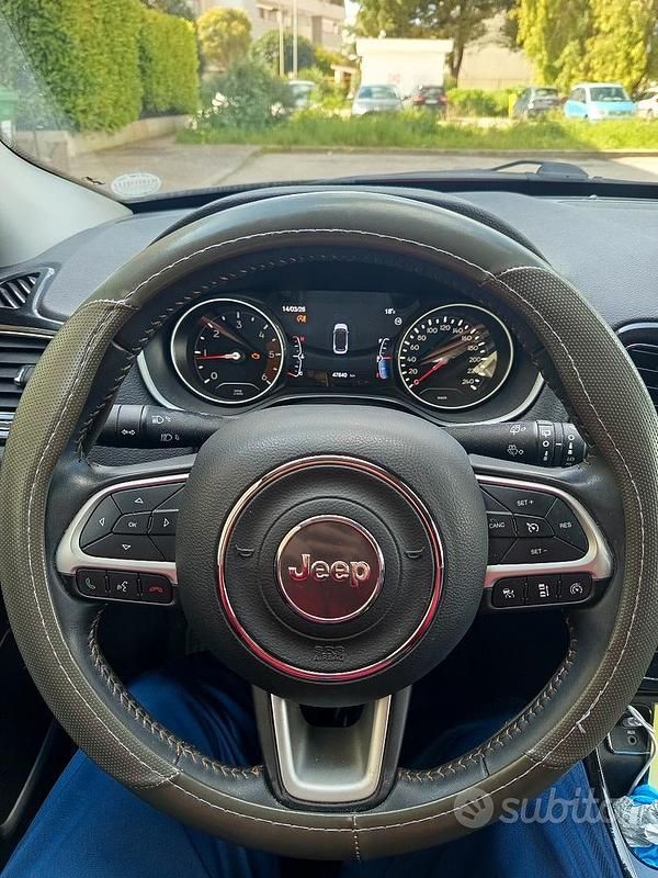 Usata Jeep Compass 120 CV (88 kW) 2019 Grigio SUV