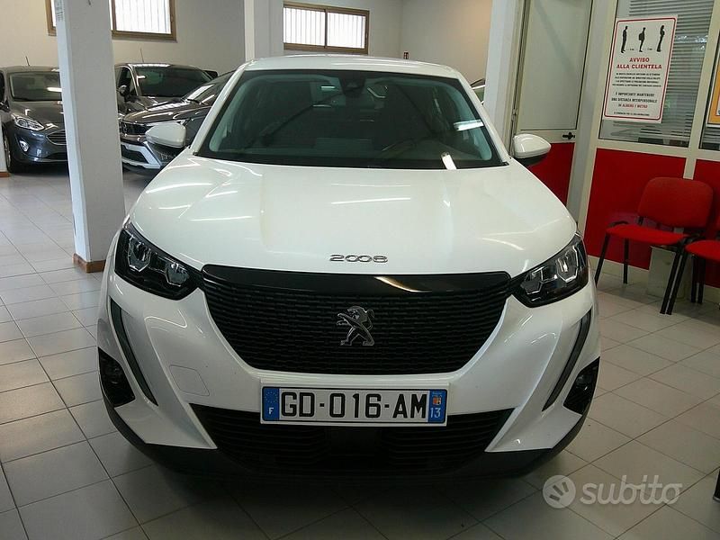 Usata Peugeot 2008 Active 110 CV (80 kW) 2021 Bianco SUV