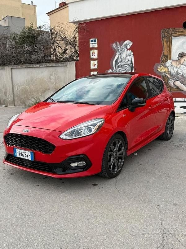 Usata Ford Fiesta 2019 Rosso Utilitaria