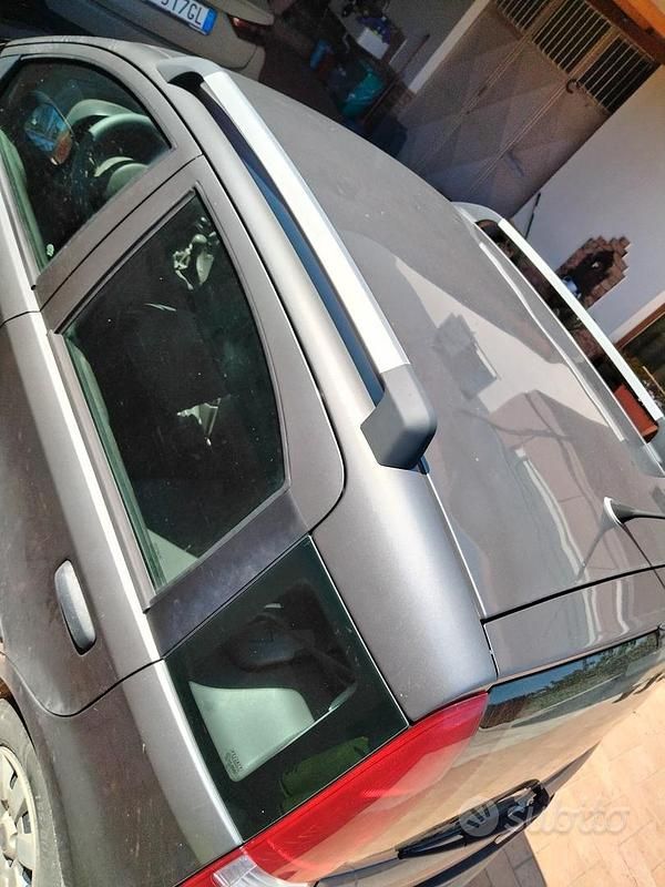 Usata Fiat Panda 69 CV (50 kW) 2011 Grigio Utilitaria