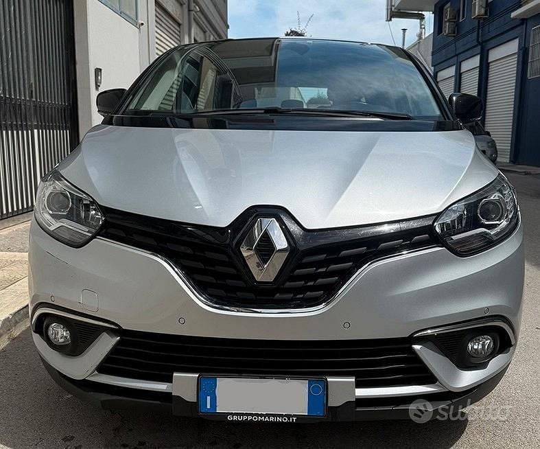 Usata Renault Scénic 120 CV (88 kW) 2022 Grigio Monovolume
