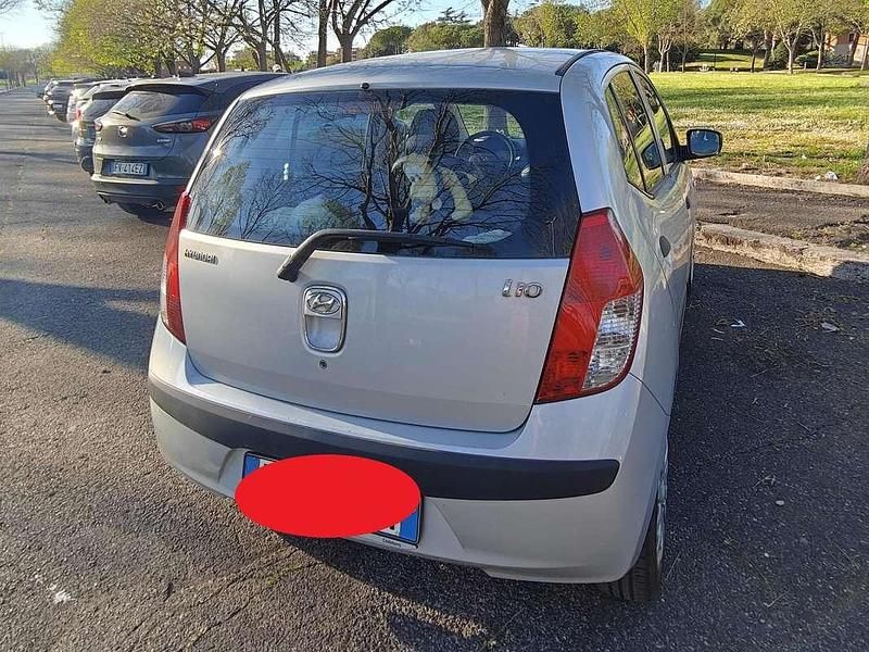 Usata Hyundai i10 Style 67 CV (49 kW) 2010 Argento Utilitaria
